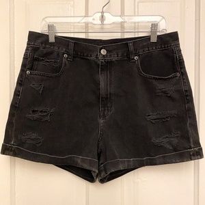 American Eagle Mom Short